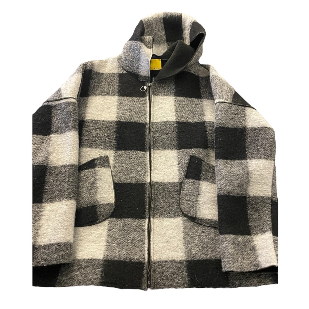 Coat black and gray 
48% wool 
49% polyester
size m but big